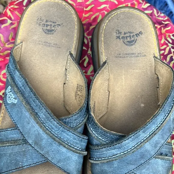 🏴󠁧󠁢󠁥󠁮󠁧󠁿 Dr. Martens MIE Blue Leather Criss-Cross Slides / Sandals UK 6