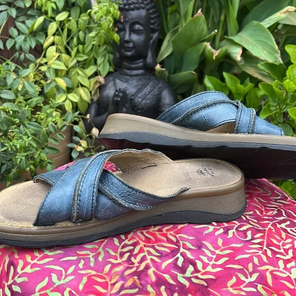 🏴󠁧󠁢󠁥󠁮󠁧󠁿 Dr. Martens MIE Blue Leather Criss-Cross Slides / Sandals UK 6