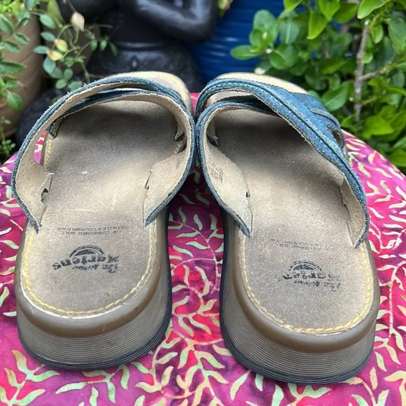 🏴󠁧󠁢󠁥󠁮󠁧󠁿 Dr. Martens MIE Blue Leather Criss-Cross Slides / Sandals UK 6
