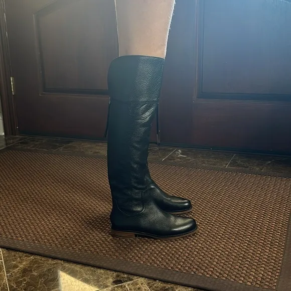 😍 Gorgeous knee high leather boots