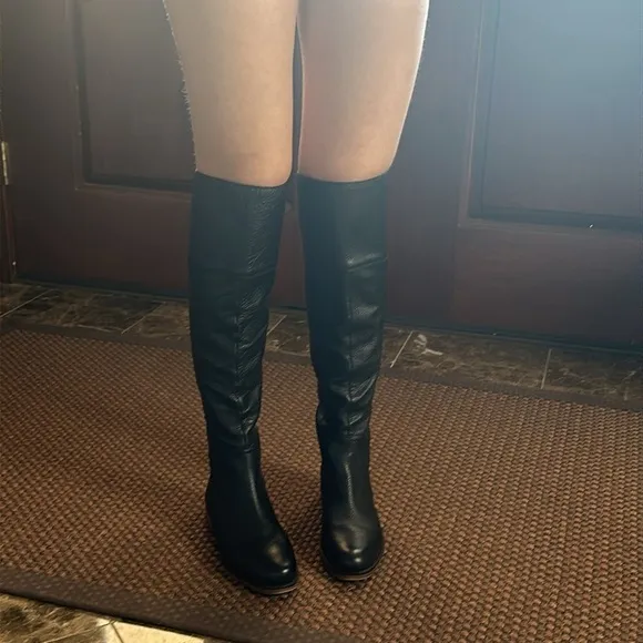 😍 Gorgeous knee high leather boots