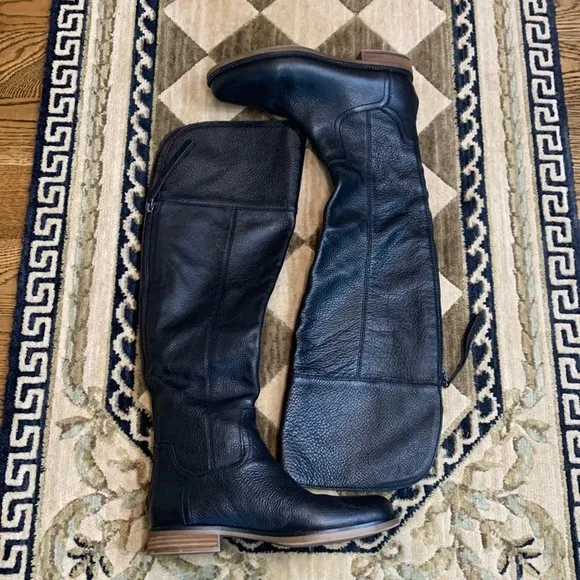 😍 Gorgeous knee high leather boots