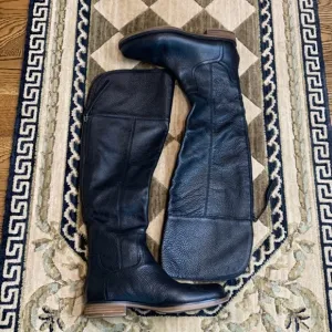 😍 Gorgeous knee high leather boots