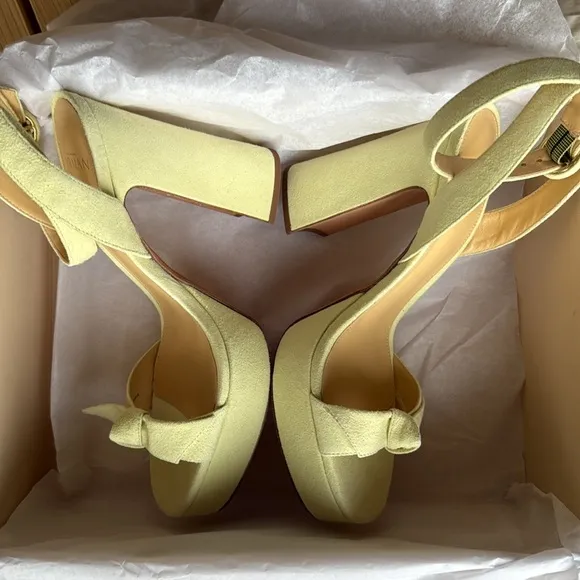 - nib ALEXANDRE BIRMAN Clarita Curve Platform Sandals in Yellow – Size 7.5