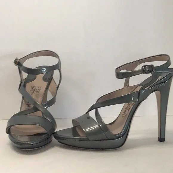 💥💥. SALVATORE FERRAGAMO💥💥.             PATENT LEATHER SANDALS