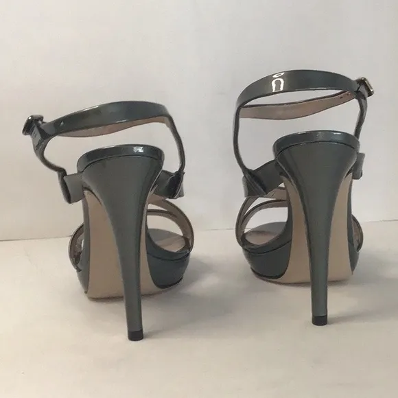 💥💥. SALVATORE FERRAGAMO💥💥.             PATENT LEATHER SANDALS