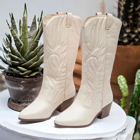 1 left! Qupid Shoes Montana-73 Metallic Silver Heeled Festival Cowboy Boots
