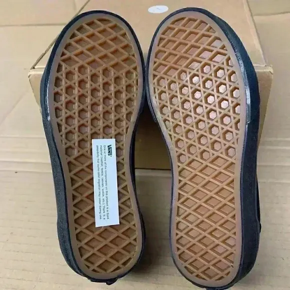 1345. NEW! Vans Black Kids US size 13
