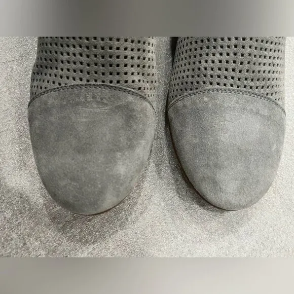 [39/US8.5]Pertini Sage Gray Perforated Ankle Light Suede Boots