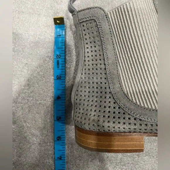 [39/US8.5]Pertini Sage Gray Perforated Ankle Light Suede Boots
