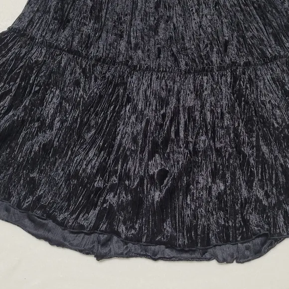 90s Vintage Black Tiered Crushed Velvet Stretch High Waist Midi Prairie Skirt