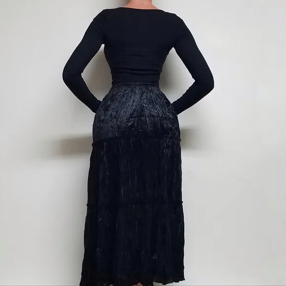 90s Vintage Black Tiered Crushed Velvet Stretch High Waist Midi Prairie Skirt