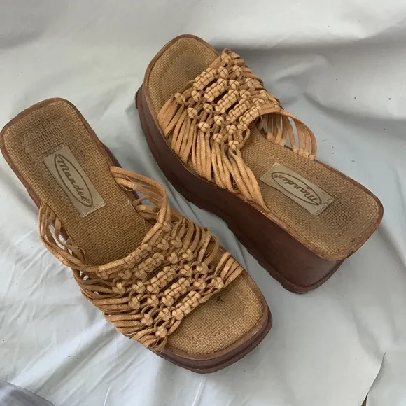 90’s/Y2K Vintage Chunky Platform Sandals/Mules