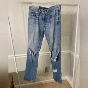 Abercrombie &amp; Fitch 100% Cotton Slim Straight Destressed Jeans Sz 28x30