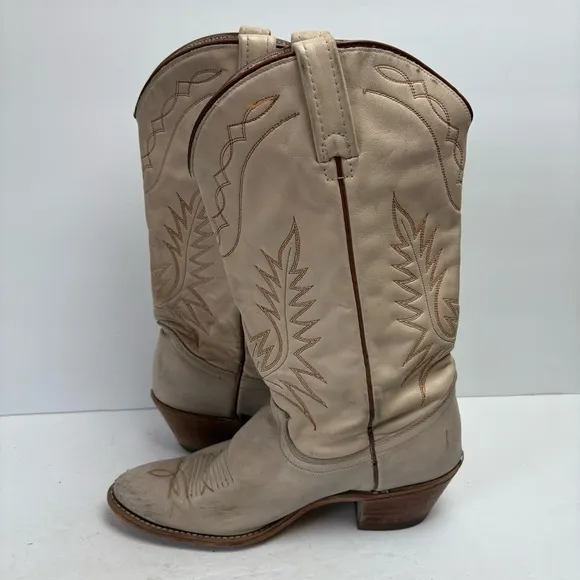 ACME Cream Heeled Boots with Western Stitching Women’s size 8