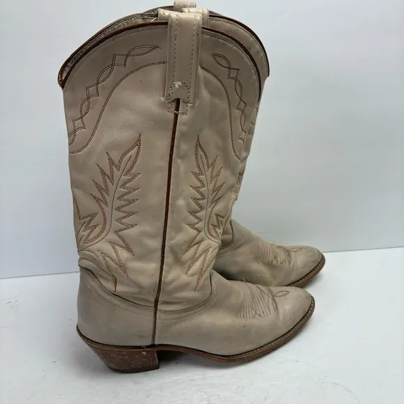 ACME Cream Heeled Boots with Western Stitching Women’s size 8