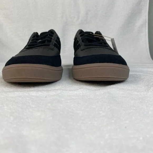 Adidas Courtblock Tennis Shoes Mens 11.5 Black Gum Sole ID9077 Athleisure Sport
