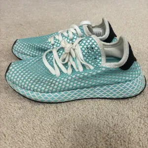Adidas Deerupt Parley Sneakers Women’s 7 Athletic Shoes Low Top Mint Green White