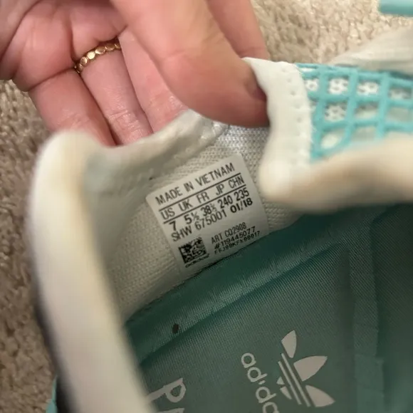 Adidas Deerupt Parley Sneakers Women’s 7 Athletic Shoes Low Top Mint Green White