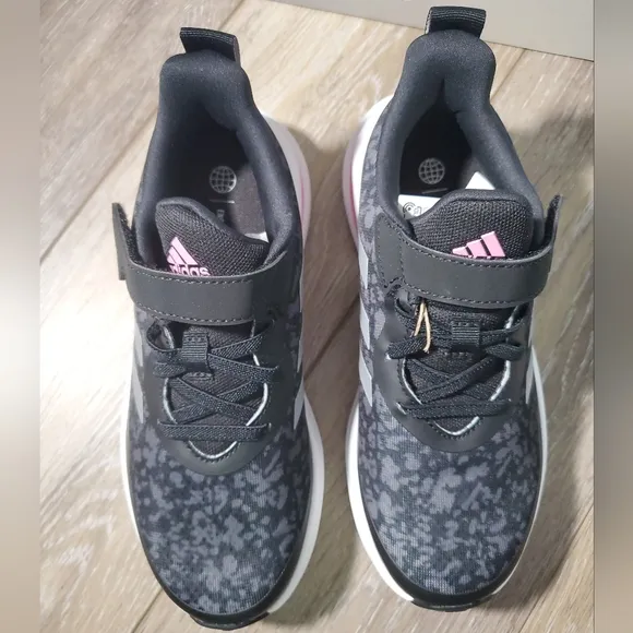 Adidas Fortarun EL K black, gray print and pink accents running shoe Size 2