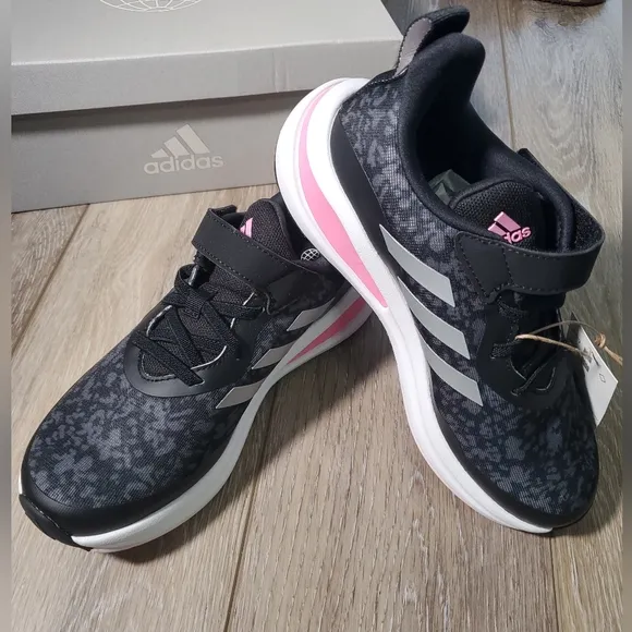 Adidas Fortarun EL K black, gray print and pink accents running shoe Size 2