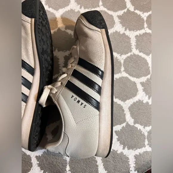 Adidas Men's Samoa Sneakers - Grey and BlackRetro athleisure athletic summer
