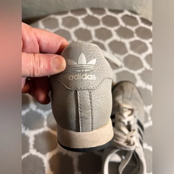 Adidas Men's Samoa Sneakers - Grey and BlackRetro athleisure athletic summer
