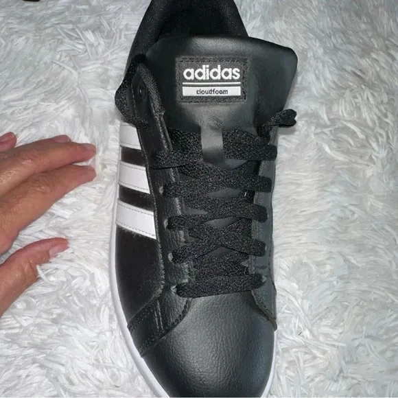 Adidas Neo Cloudfoam Core Black and white stripes Men's size 9.5 New Condition