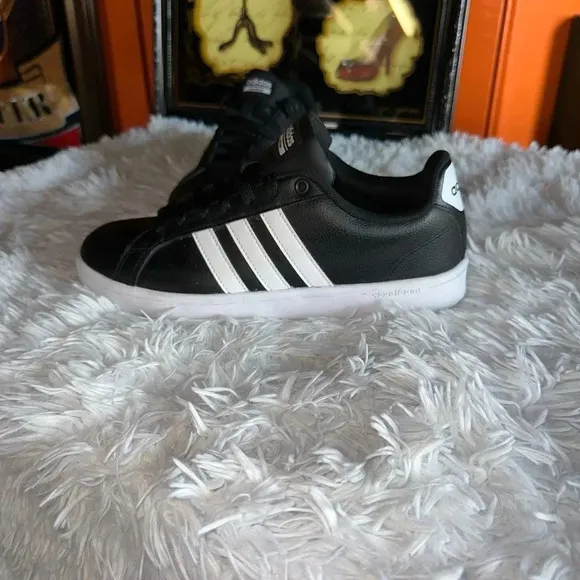 Adidas Neo Cloudfoam Core Black and white stripes Men's size 9.5 New Condition