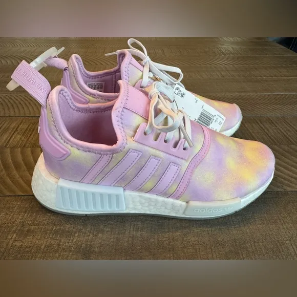 Adidas NMD_R1 Mesh Athletic Running Shoes Youth/Kids' Size 4.5 (NWT)