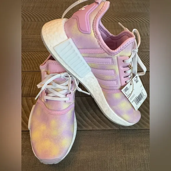Adidas NMD_R1 Mesh Athletic Running Shoes Youth/Kids' Size 4.5 (NWT)