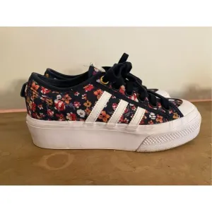 Adidas Originals size 7 Nizza Platform Shoes sneakers blue black floral