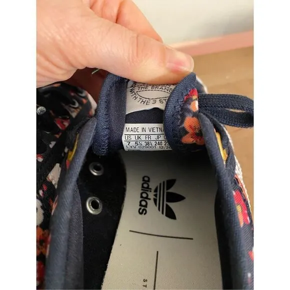 Adidas Originals size 7 Nizza Platform Shoes sneakers blue black floral