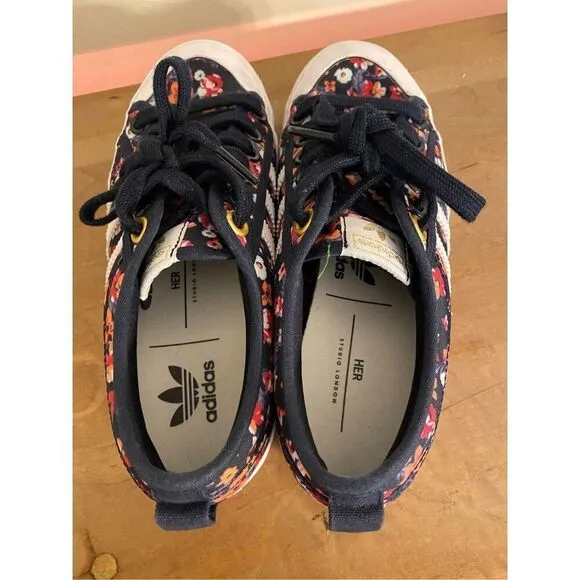 Adidas Originals size 7 Nizza Platform Shoes sneakers blue black floral