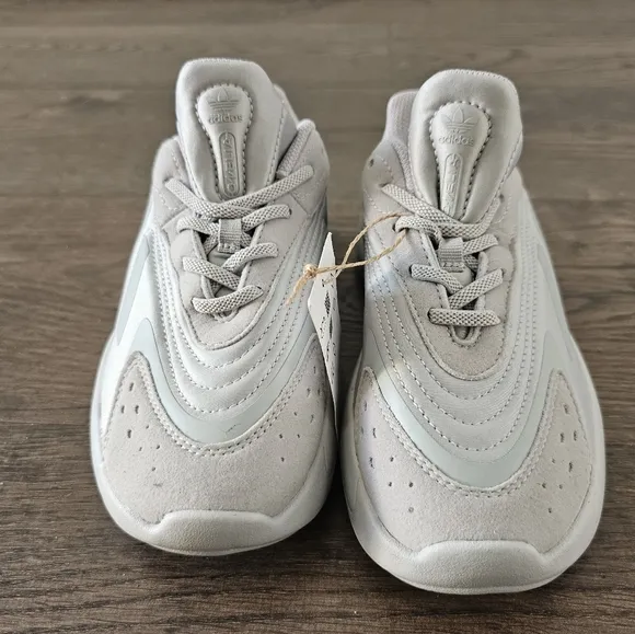 ADIDAS OZELIA Elastic Lace Shoes Kids sz 1.5