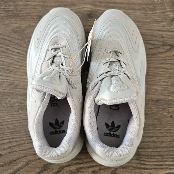 ADIDAS OZELIA Elastic Lace Shoes Kids sz 1.5