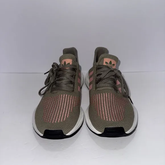 Adidas Women's 7.5 Swift Run Sneakers Blokecore Athleisure Retro Streetwear Y2K