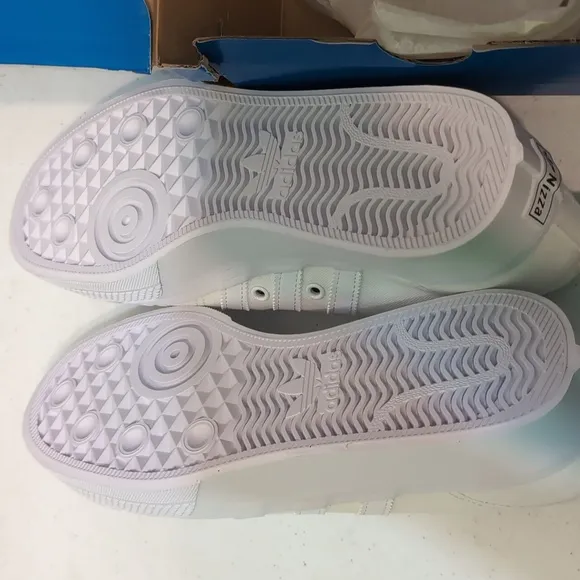 Adidas women's white Nizza platform athletic shoes sneakers size 9 New in box