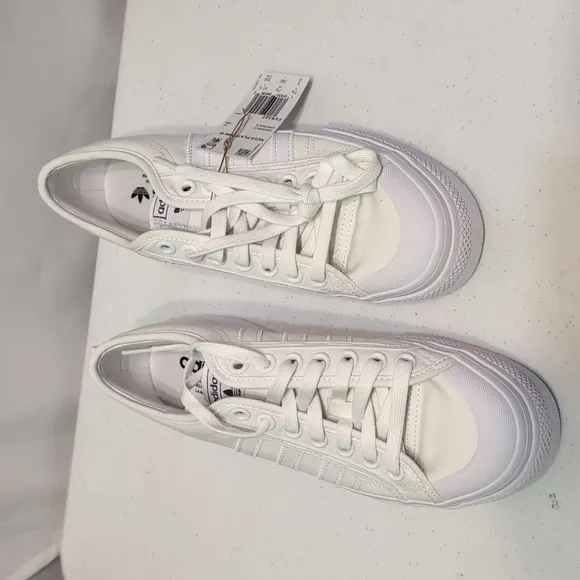 Adidas women's white Nizza platform athletic shoes sneakers size 9 New in box