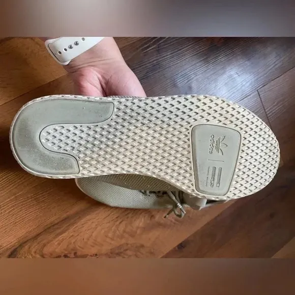 Adidas x Pharrell  Williams Hu Shoes // size 9