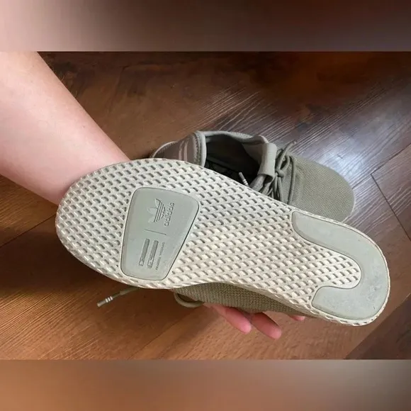 Adidas x Pharrell  Williams Hu Shoes // size 9