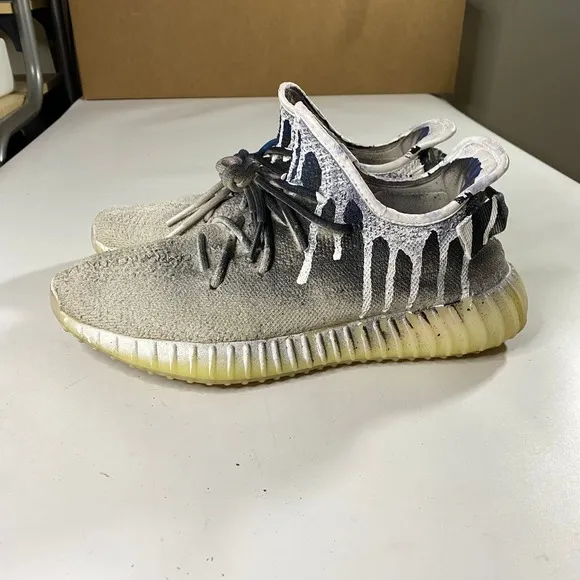 Adidas Yeezy Boost 350 Shoes Sneakers Men's 10 Custom Spray Paint Streetwear
