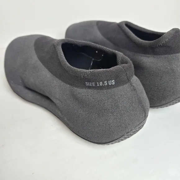 Adidas‎ Yeezy Knit Runner Fade Black Gray Onyx Men Size 10.5 Casual Athleisure