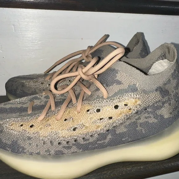 Adidas YEEZY Stylish Gray and Tan Sneakers SHOES Size 7.5 Mens