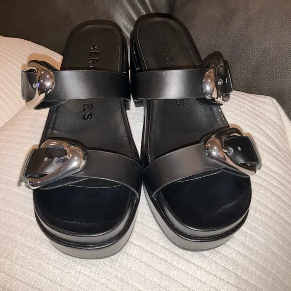 AEROSOLES Black Platform Leather Sandals with Chunky Heel