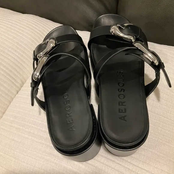 AEROSOLES Black Platform Leather Sandals with Chunky Heel