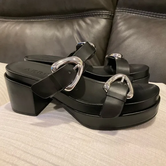 AEROSOLES Black Platform Leather Sandals with Chunky Heel