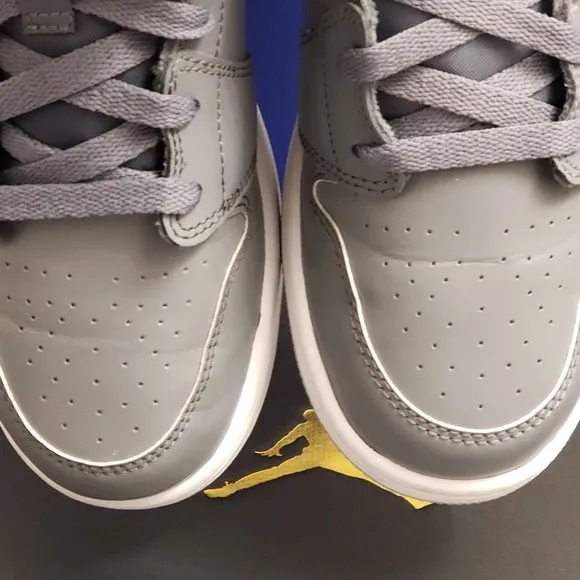 Air Jordan 1 Mid Cool Grey Size 5.5y