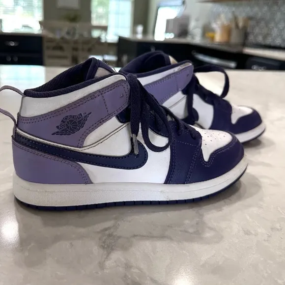 Air Jordan 1 Mid Retro lace up ‘Sky J Purple’ athletic shoes size 2Y