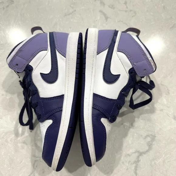 Air Jordan 1 Mid Retro lace up ‘Sky J Purple’ athletic shoes size 2Y